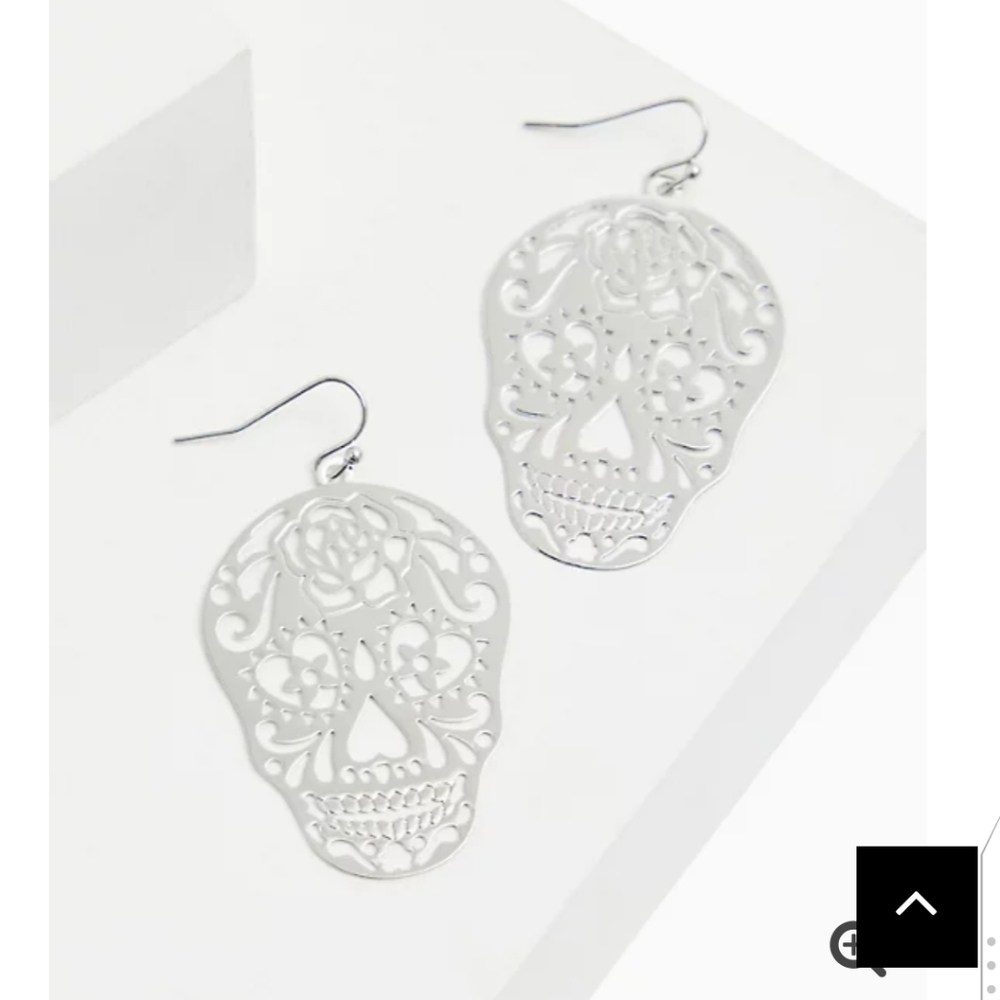 🆕SILVER-TONE FILIGREE SUGAR SKULL DROP EARRINGS🎃